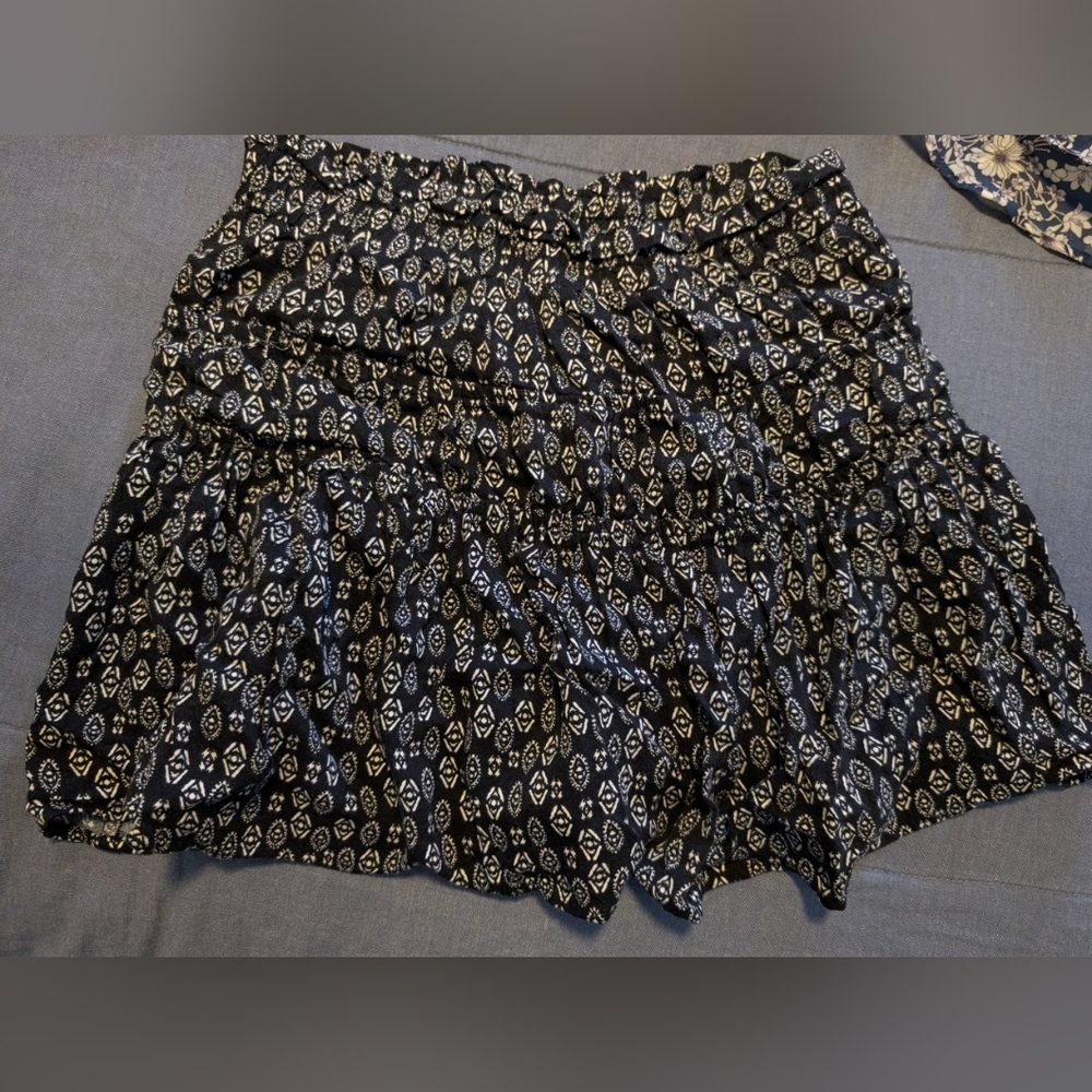 Zara Black and White Geometric Mini Skirt